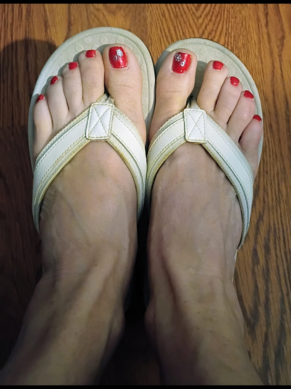 Vionic Cream Tan Thong Sandals with Padded Straps